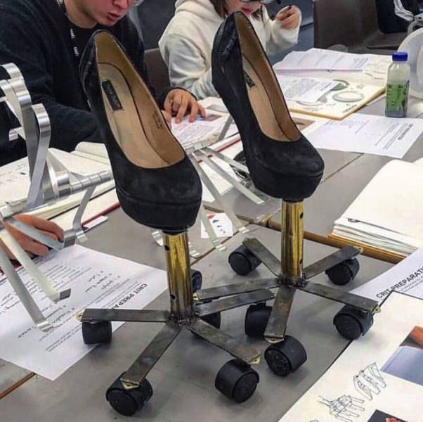 ●【画像】これまでにはなかった発想の女性靴（試作品）
