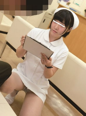 パンチラエロ動画ナース待合室でソソる看護師の立て膝パンチラ開脚美脚